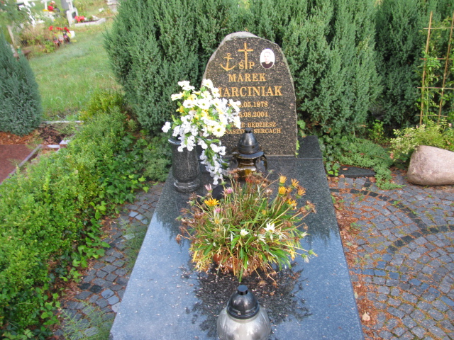 Grób Marek Marciniak